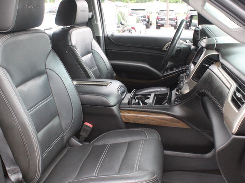 Used 2018 GMC Yukon Denali w/ Open Road Package AWD/4WD image 38