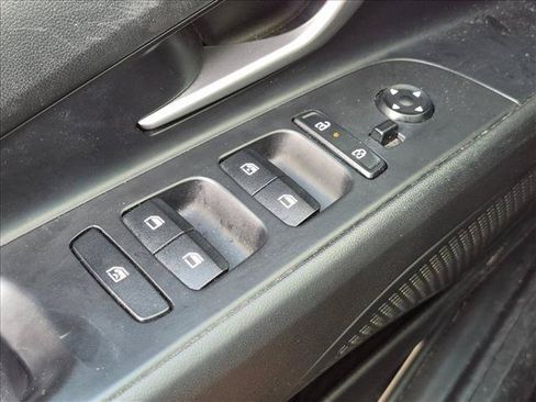 Used 2024 Hyundai Elantra SEL FWD image 12