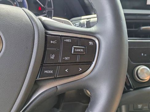 Used 2025 Lexus ES 350 w/ Premium Package FWD image 10