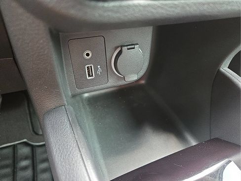 Used 2020 Nissan Kicks S FWD image 20