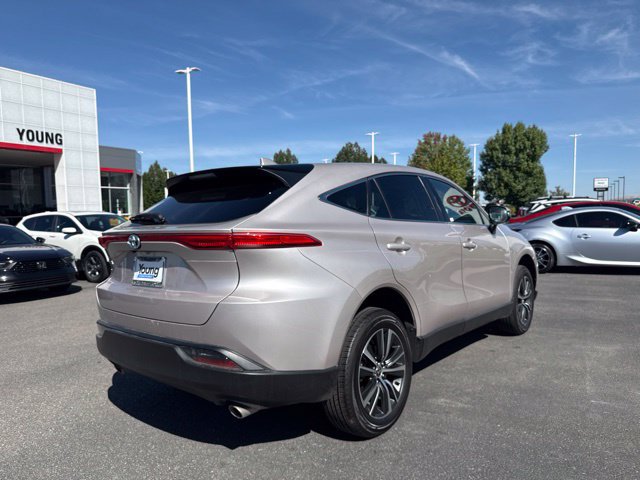 Used 2024 Toyota Venza LE AWD/4WD image 4