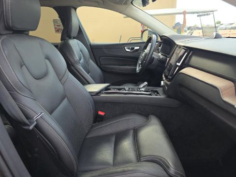 Used 2023 Volvo XC60 B5 Ultimate AWD/4WD image 5