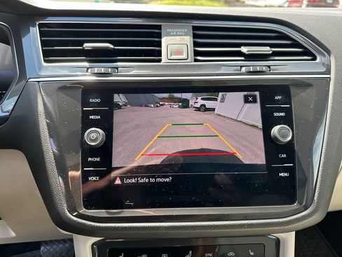 Used 2024 Volkswagen Tiguan SE image 13
