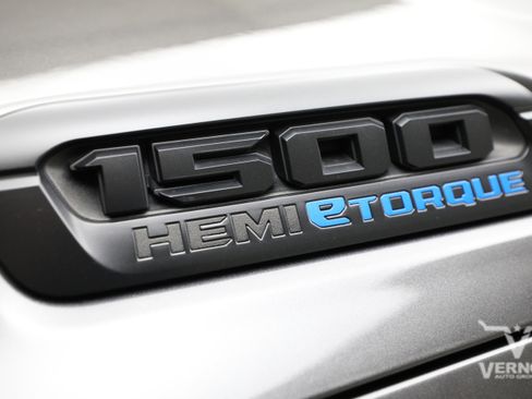 Used 2024 RAM 1500 Lone Star image 11