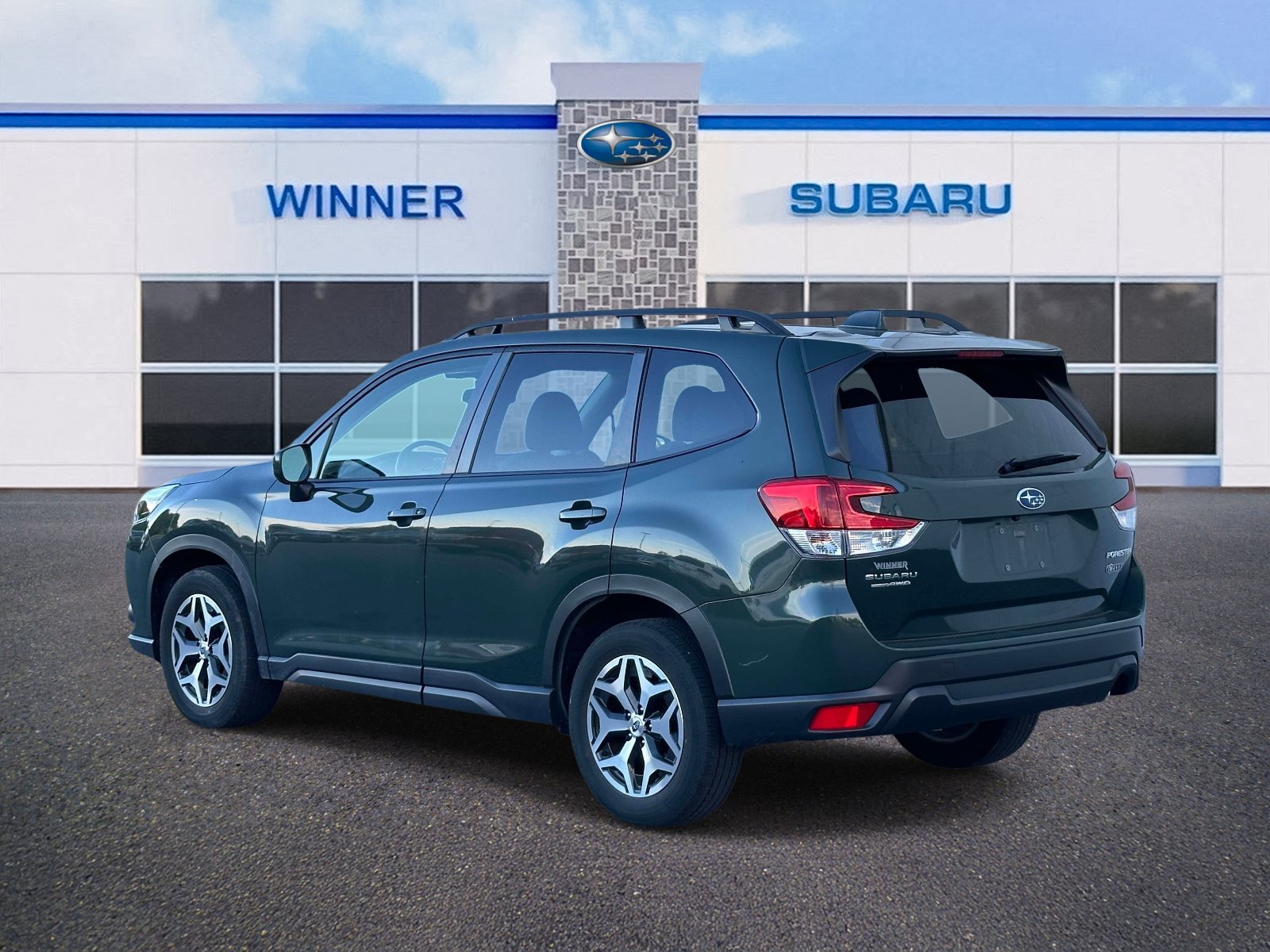 Used 2023 Subaru Forester Premium AWD/4WD image 3