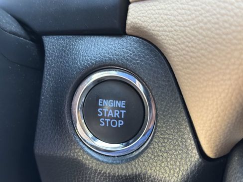 Used 2021 Toyota RAV4 XLE w/ Convenience Package FWD image 26