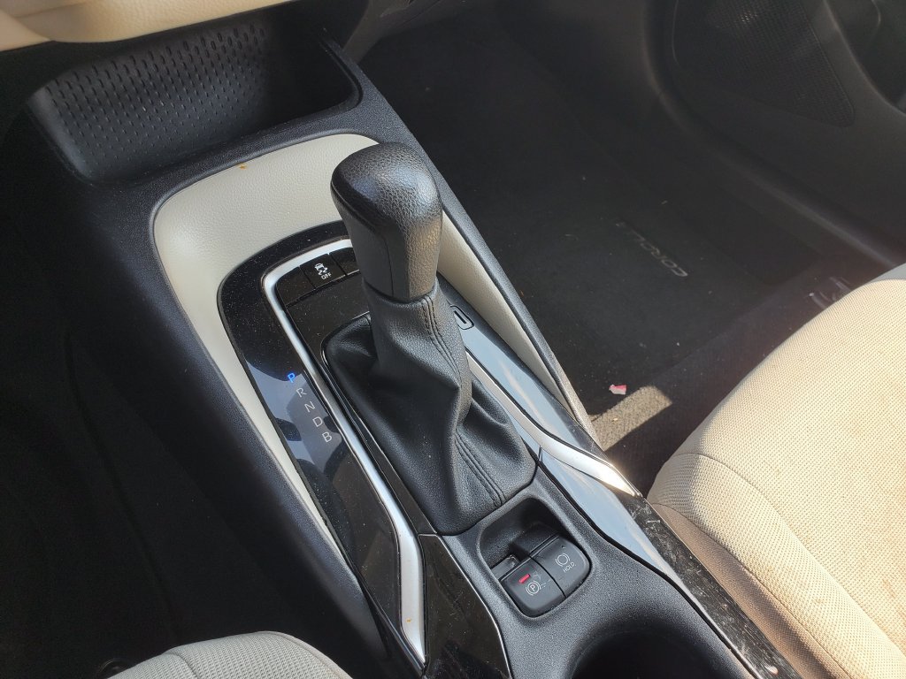 Used 2022 Toyota Corolla LE FWD image 24