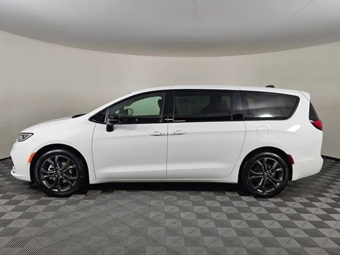 New 2026 Chrysler Pacifica Select image 7
