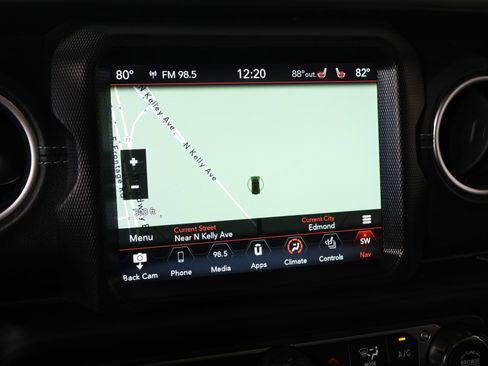 Used 2019 Jeep Wrangler Unlimited Sahara AWD/4WD image 7