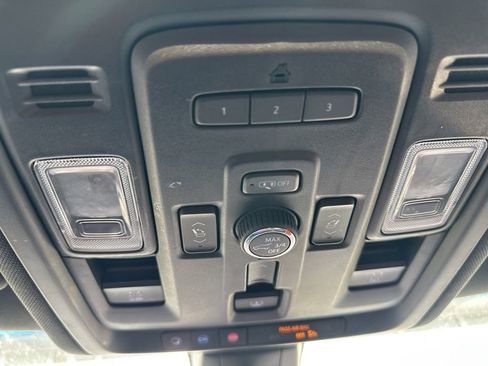 Used 2021 Chevrolet Suburban High Country image 29