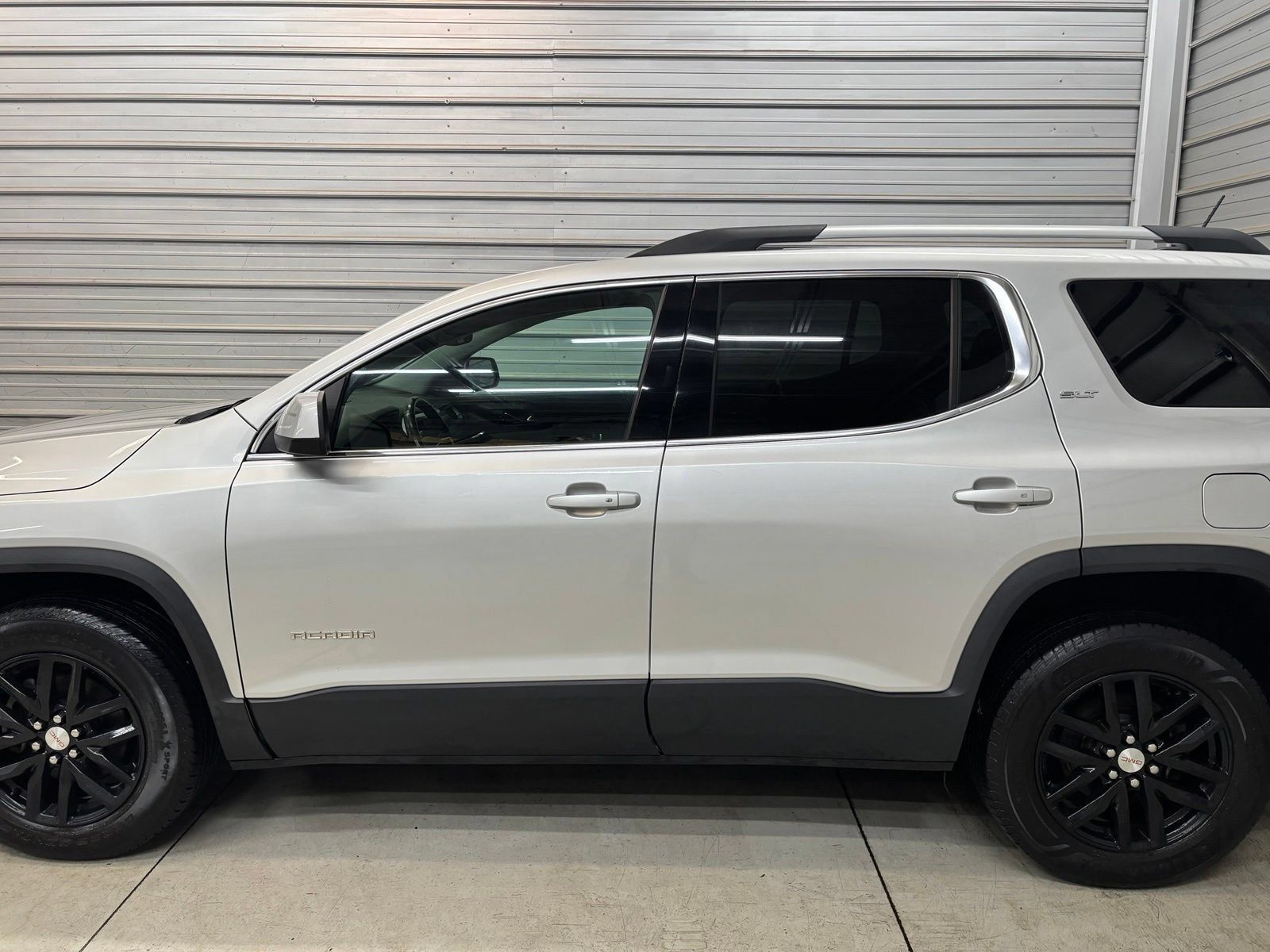 Used 2018 GMC Acadia SLT AWD/4WD image 9