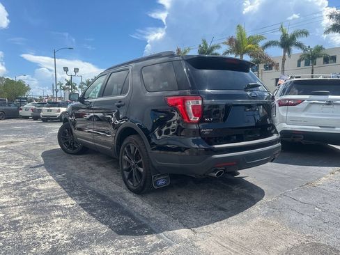 Used 2019 Ford Explorer XLT w/ Equipment Group 202A AWD/4WD image 4