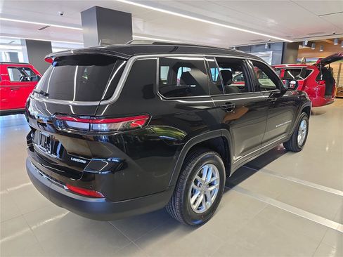 New 2026 Jeep Grand Cherokee L Laredo image 2