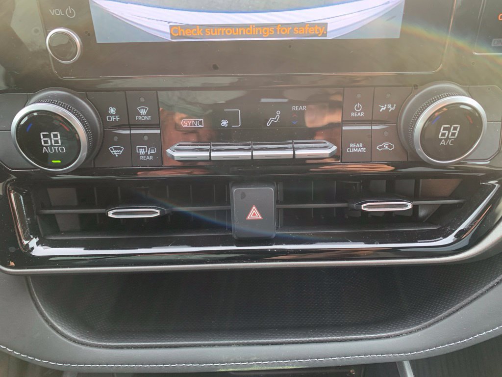Used 2023 Toyota Highlander LE FWD image 50