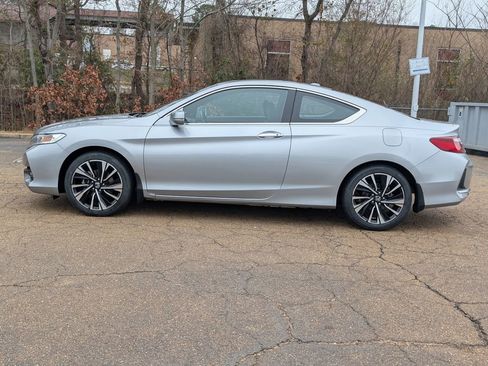 Used 2017 Honda Accord EX-L image 7