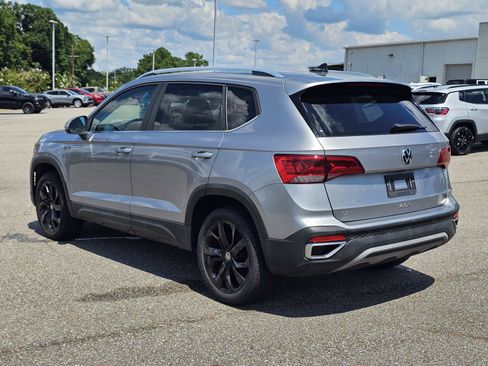 Used 2023 Volkswagen Taos SE w/ Black Wheel Package FWD image 11