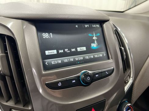 Used 2018 Chevrolet Cruze LT FWD image 14