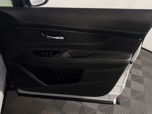 Used 2025 Nissan Murano SV FWD image 35