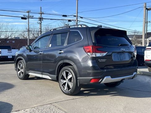 Used 2019 Subaru Forester Touring image 9
