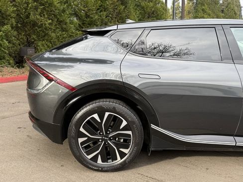 Used 2024 Kia EV6 Wind image 13