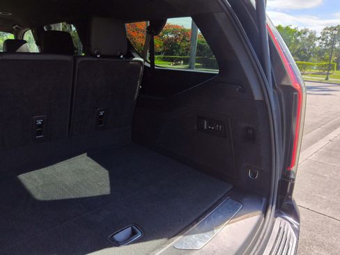 Used 2022 Cadillac Escalade ESV Luxury RWD image 55