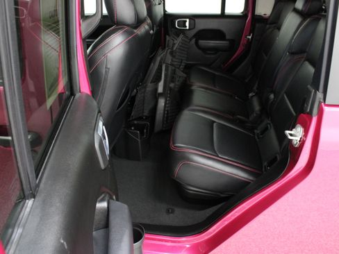 Used 2024 Jeep Gladiator Sport AWD/4WD image 30