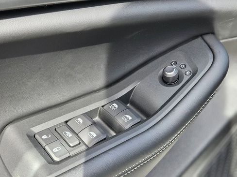 New 2025 Jeep Grand Cherokee L Laredo w/ Luxury Tech Group I image 18