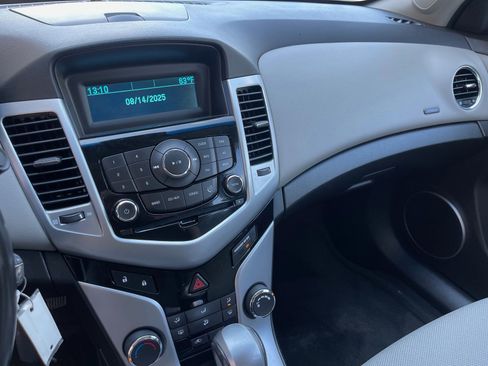 Used 2011 Chevrolet Cruze Eco image 24