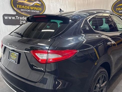 Used 2018 Maserati Levante GranLusso AWD/4WD image 6