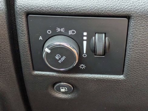Used 2019 Jeep Grand Cherokee Laredo w/ Laredo X Package AWD/4WD image 29
