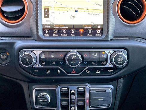 Used 2021 Jeep Gladiator Mojave AWD/4WD image 18