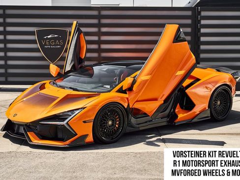 Used 2025 Lamborghini Revuelto AWD/4WD image 1