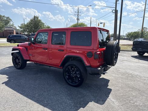 Certified 2025 Jeep Wrangler Unlimited Sahara w/ Safety Group AWD/4WD image 7