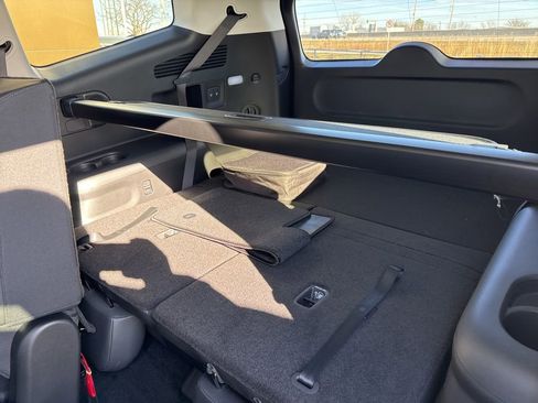 New 2026 Hyundai Ioniq 9 SEL image 17