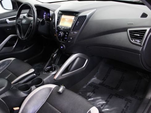 Used 2013 Hyundai Veloster Turbo FWD image 23
