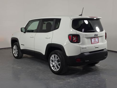 Used 2023 Jeep Renegade Latitude AWD/4WD image 4
