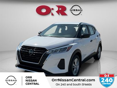 New 2025 Nissan Kicks Play S