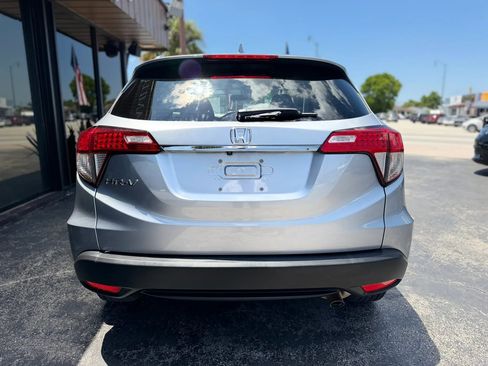 Used 2022 Honda HR-V EX image 9