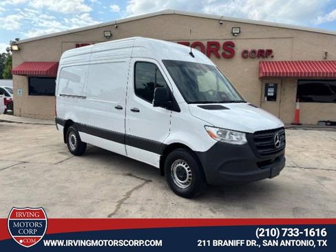 Used 2025 Mercedes-Benz Sprinter 2500 image 1