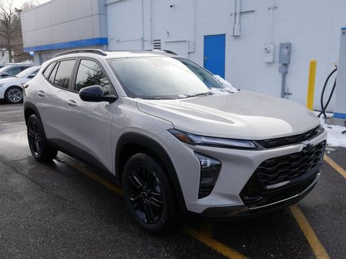 New 2026 Chevrolet Trax ACTIV w/ Sunroof Package image 2