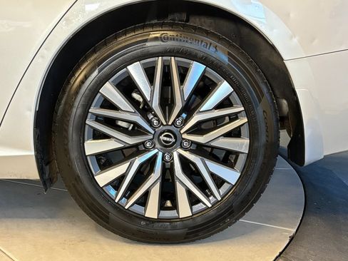 Used 2024 Nissan Altima 2.5 SV image 25