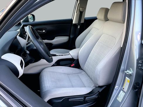 Used 2023 Honda HR-V LX image 8