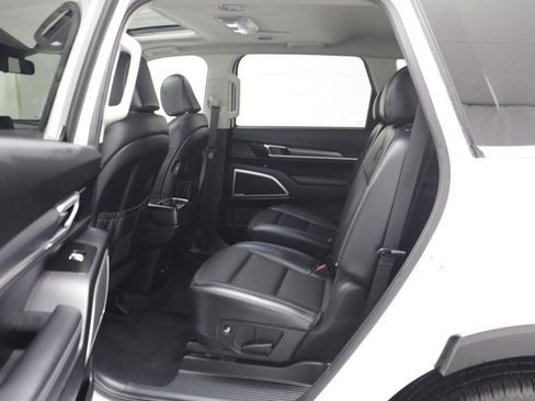 Used 2022 Kia Telluride S FWD image 15