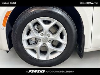 Used 2020 Chrysler Pacifica Limited w/ Advanced Safetytec Group video 2