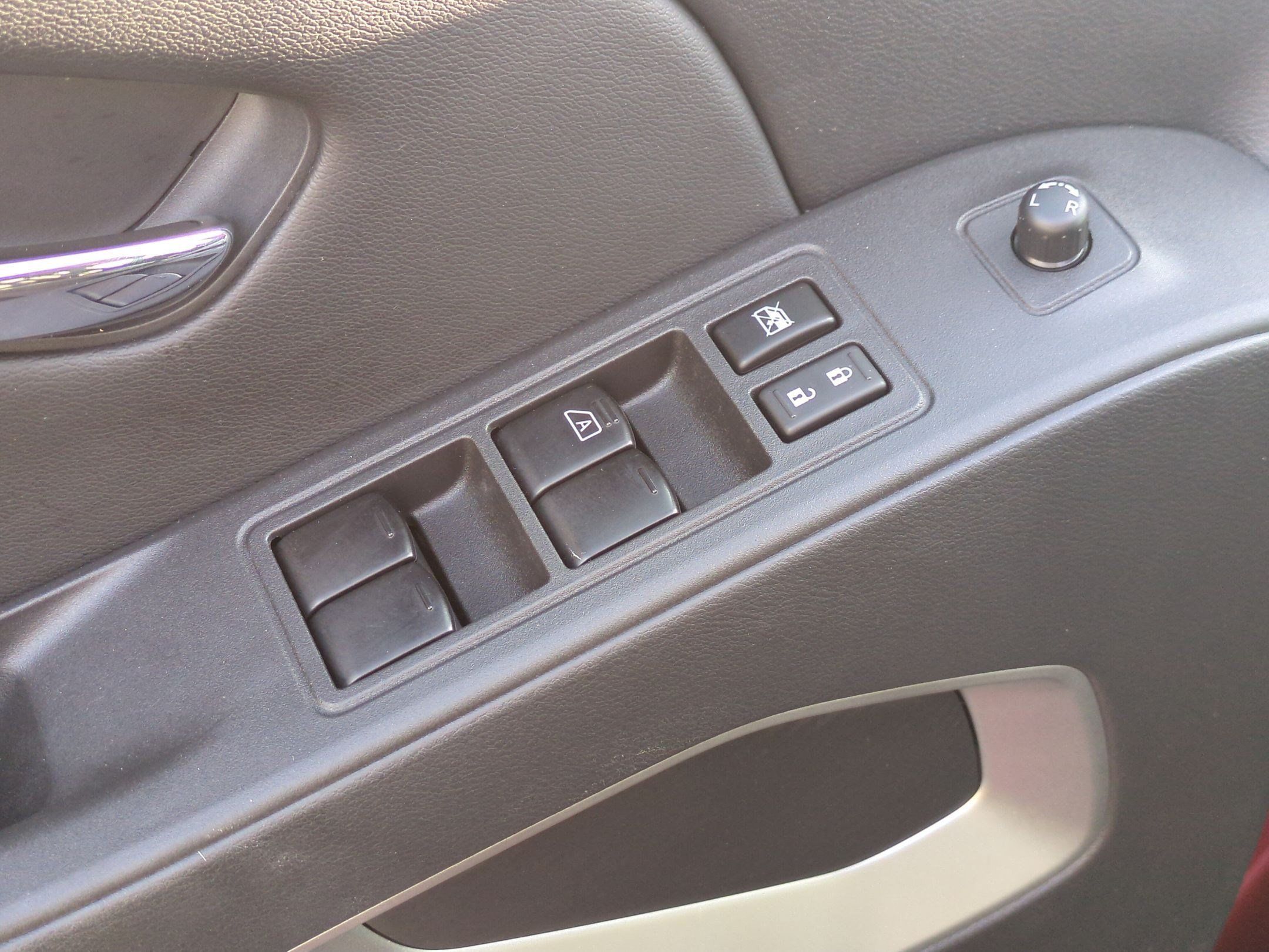 Certified 2025 Nissan Frontier SV w/ SV Convenience Package RWD image 13