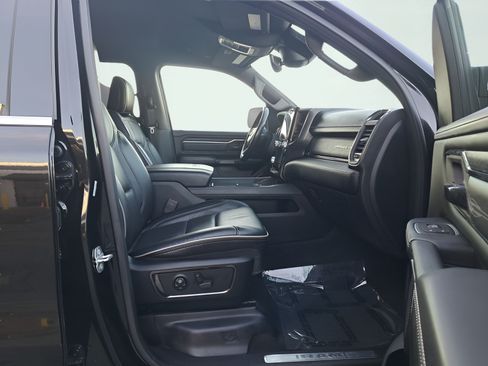 Used 2022 RAM 1500 Limited w/ Body-Colour Bumper Group AWD/4WD image 17