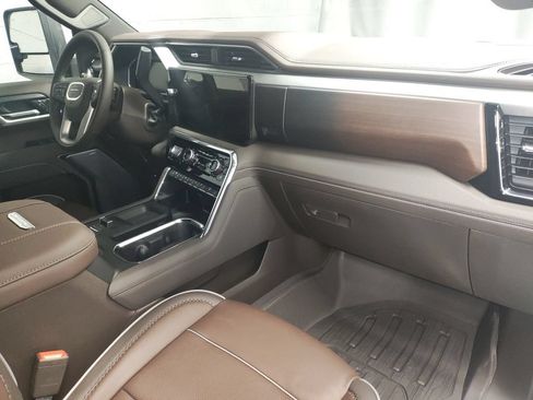 New 2026 GMC Sierra 2500 Denali w/ Denali Reserve Package AWD/4WD image 8