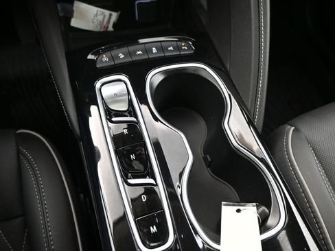 Used 2023 Buick Envision Avenir image 18