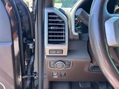 Used 2019 Ford F150 King Ranch w/ Equipment Group 601A Luxury AWD/4WD image 28