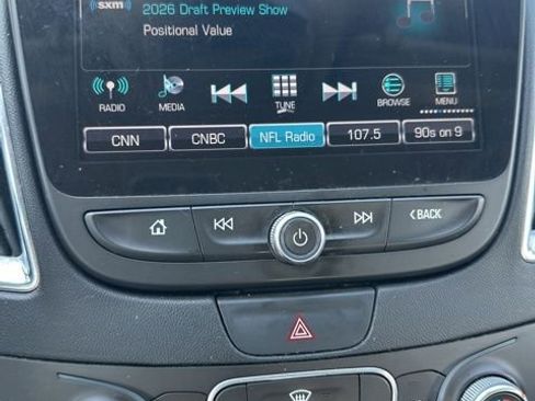 Used 2018 Chevrolet Malibu LT FWD image 18